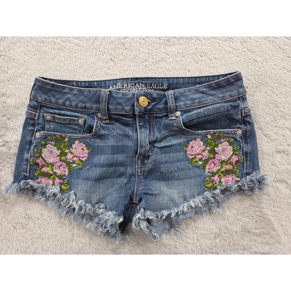 American Eagle Shortie Shorts Women's Sz 4 Floral Embroidered Blue Denim (31)